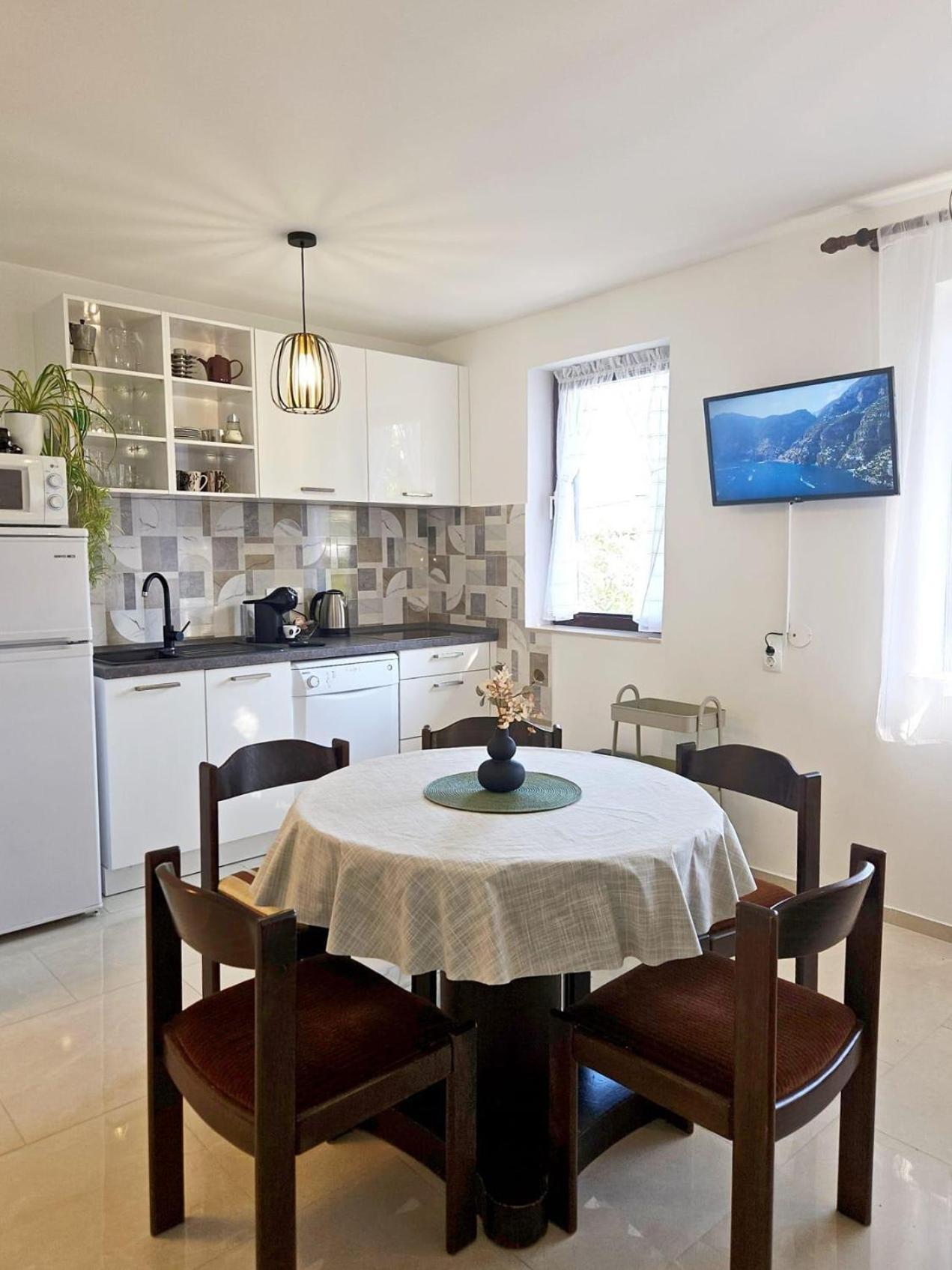 Apartments With A Parking Space มาลินสกา ภายนอก รูปภาพ